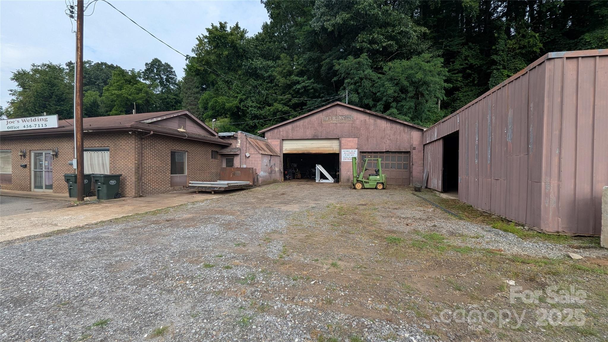 Automotive at 719 Dellwood City Road, Waynesville, photo 2 of 35