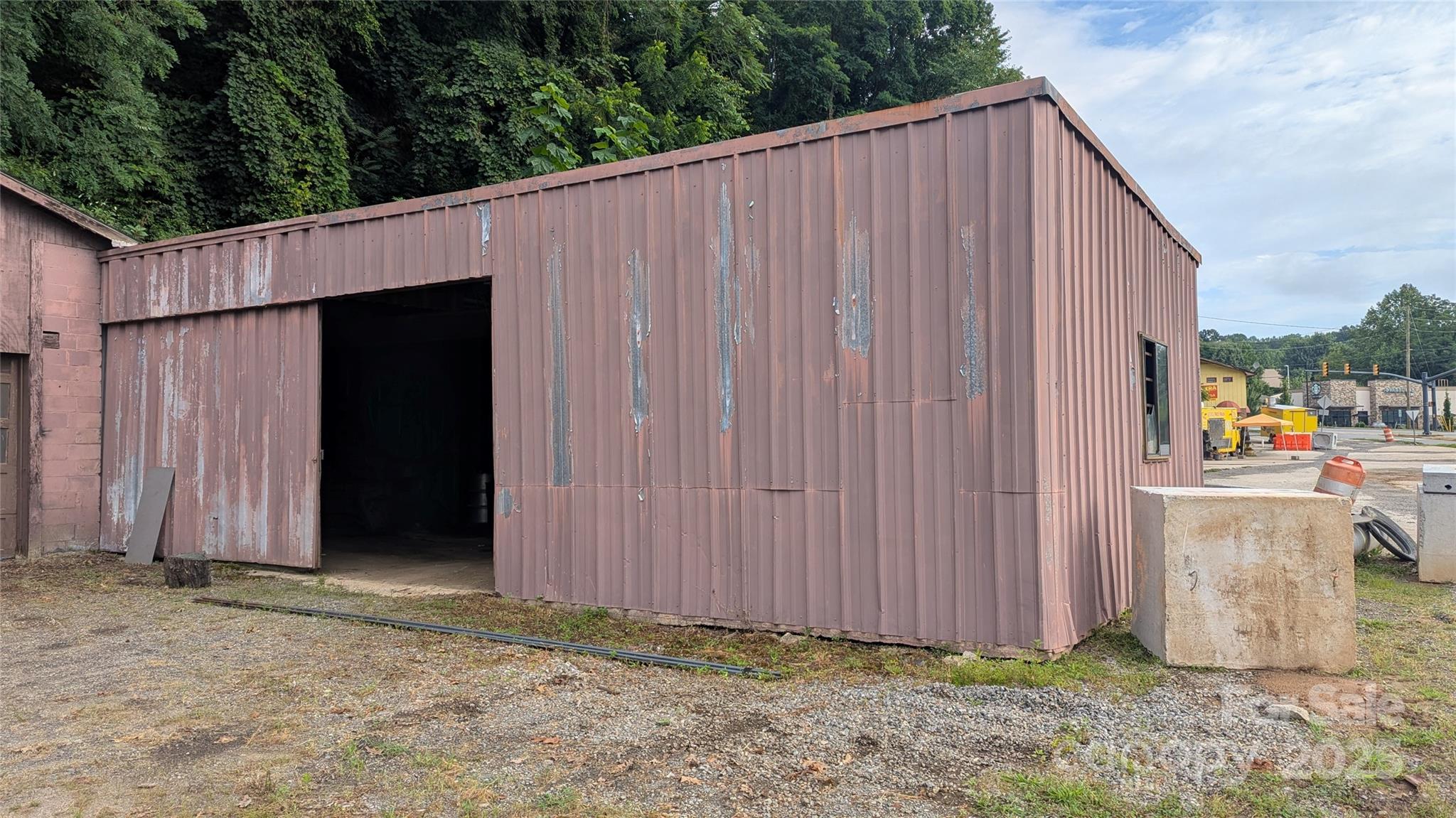 Automotive at 719 Dellwood City Road, Waynesville, photo 9 of 35