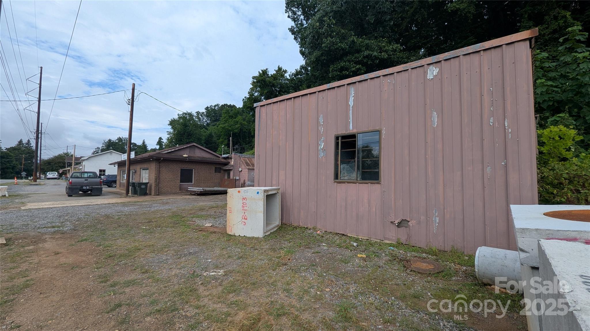 Automotive at 719 Dellwood City Road, Waynesville, photo 10 of 35