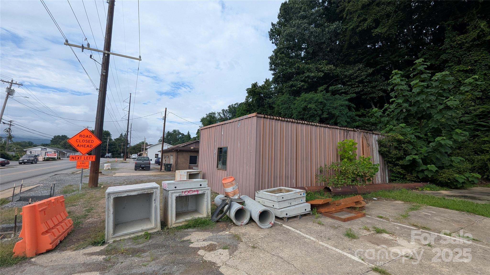 Automotive at 719 Dellwood City Road, Waynesville, photo 18 of 35