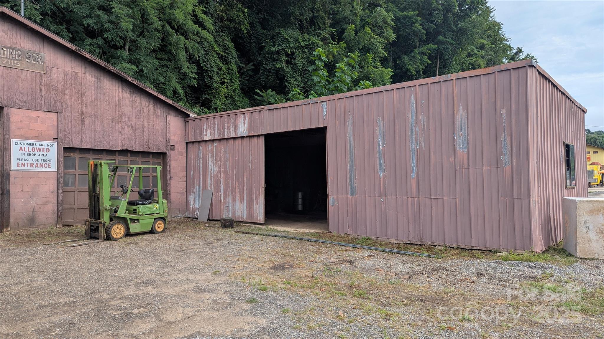 Automotive at 719 Dellwood City Road, Waynesville, photo 26 of 35