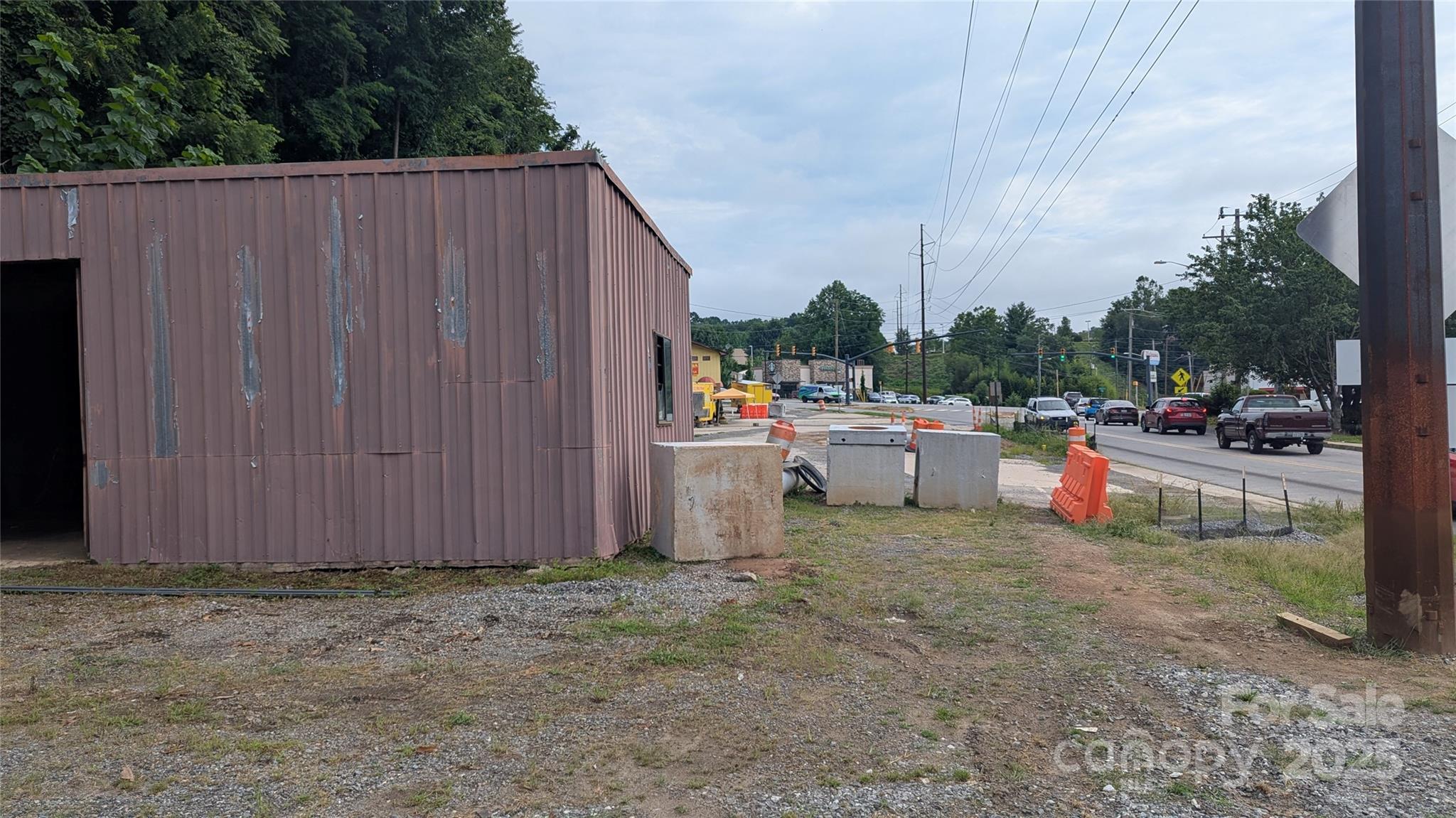 Automotive at 719 Dellwood City Road, Waynesville, photo 27 of 35