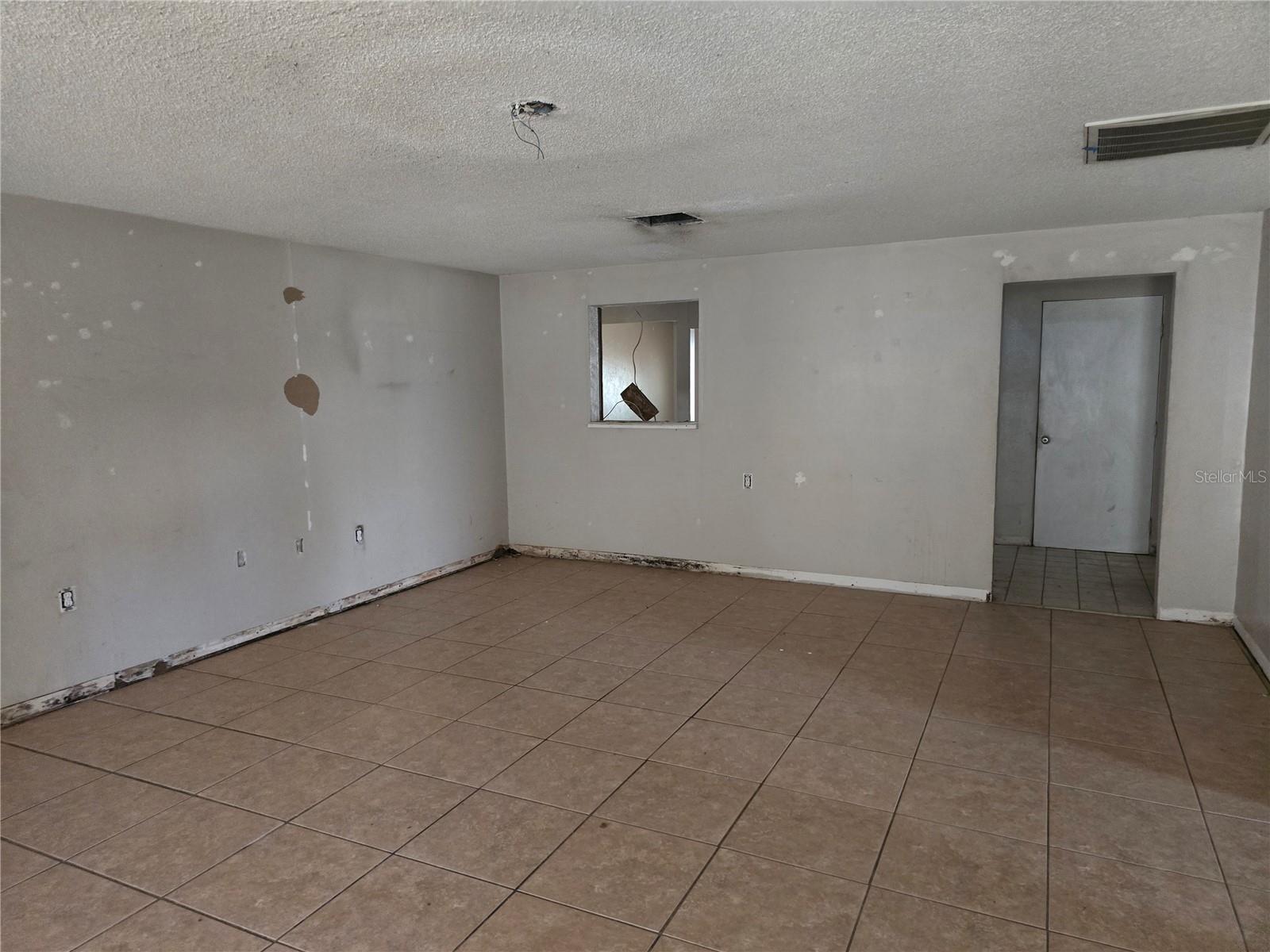 Single Family Residence at 6124 11TH ST, ZEPHYRHILLS, photo 4 of 13