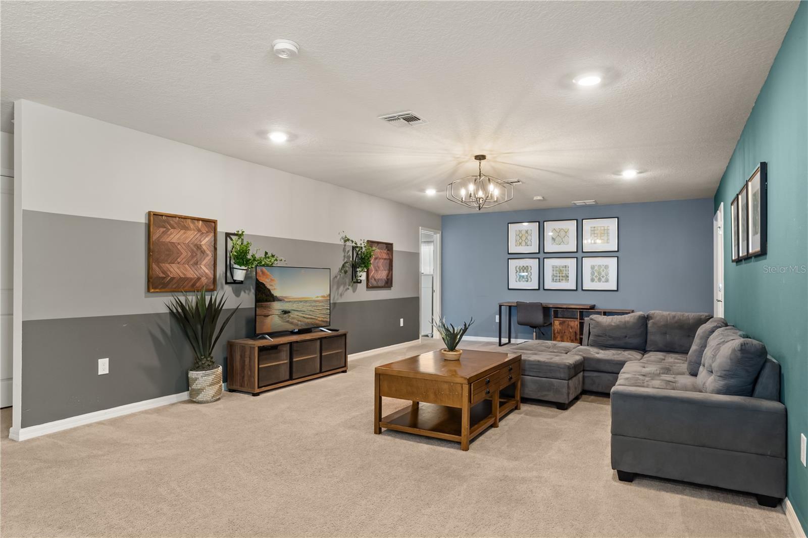Single Family Residence at 2036 LELANI CIR, DAVENPORT, photo 5 of 57