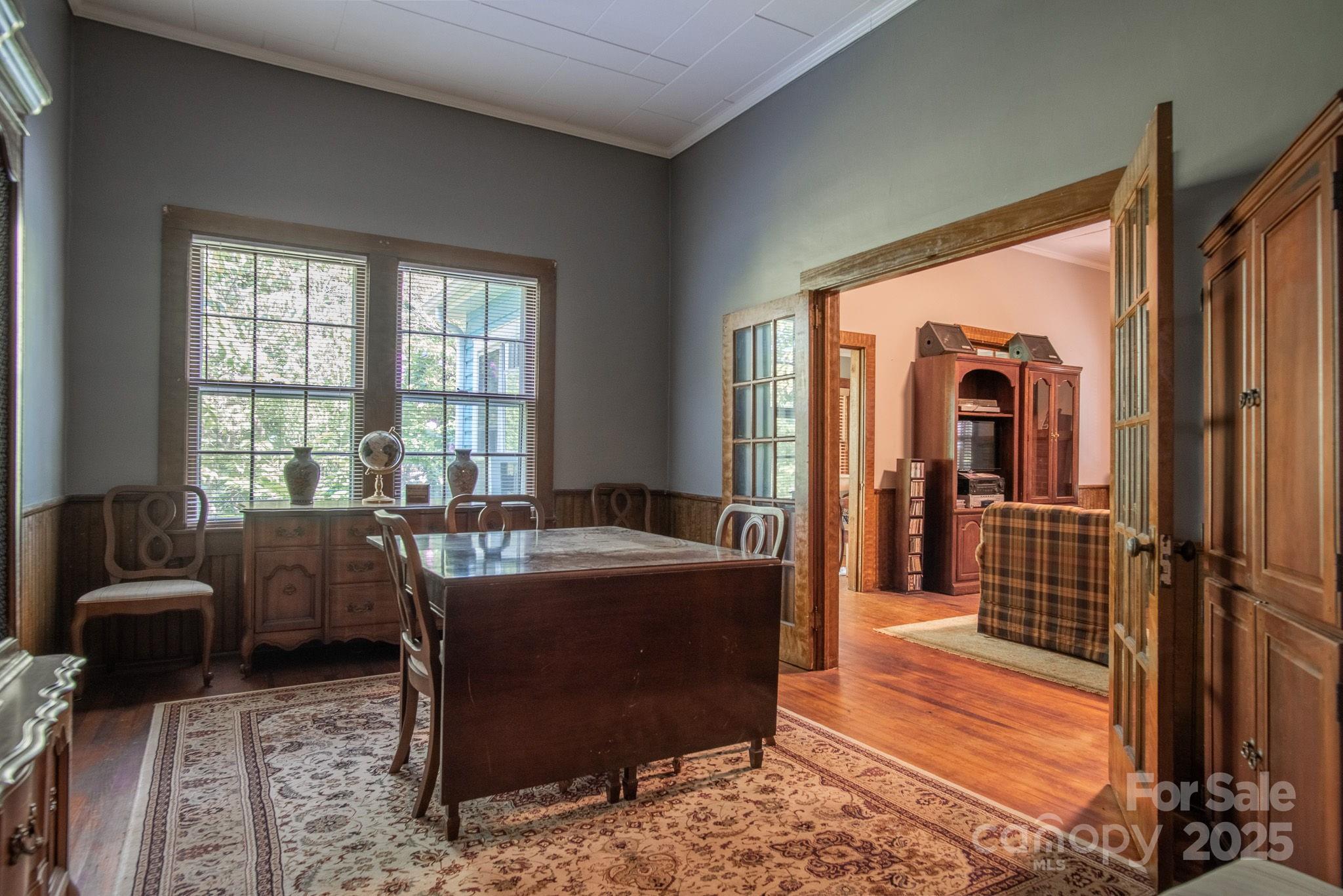 Dinning Room - Fulton St - 109 Fulton Street, Kings Mountain