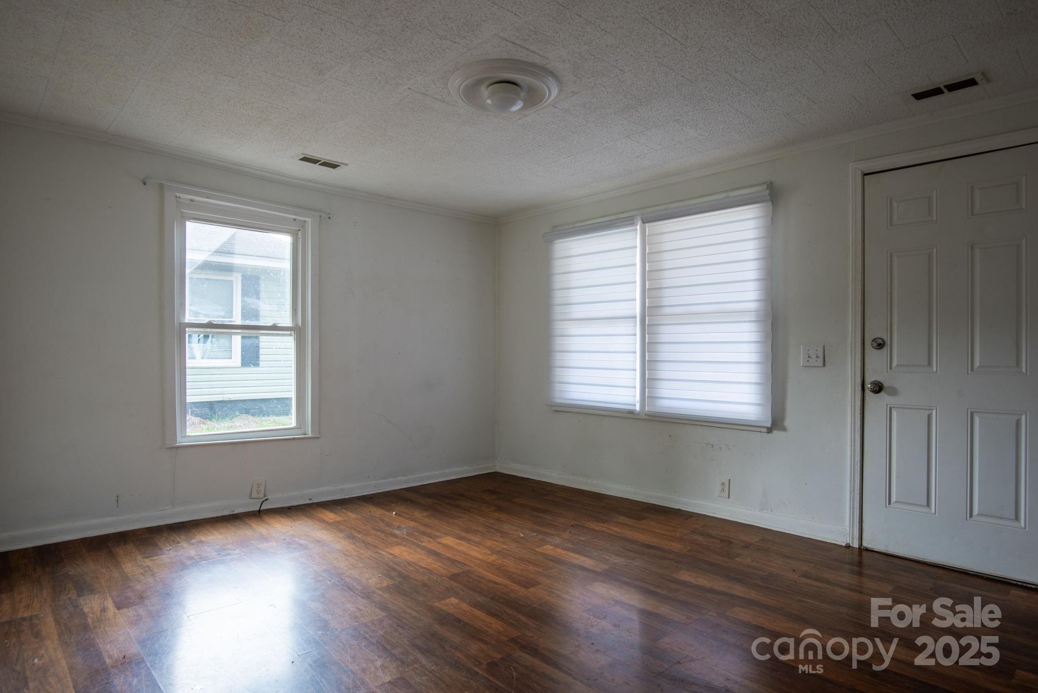 Living Room - Walker St - 109 Fulton Street, Kings Mountain