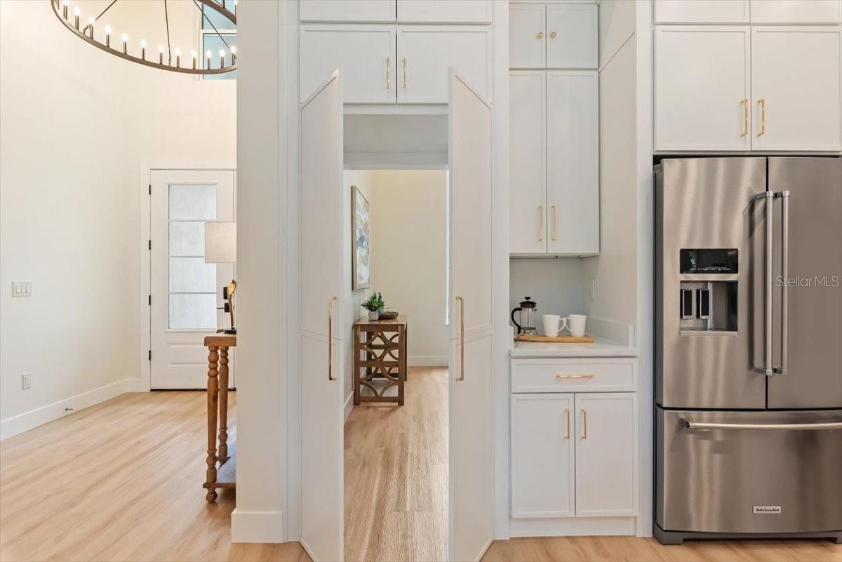 Butler's Pantry Entry - 17 OLD OAK DR N, PALM COAST