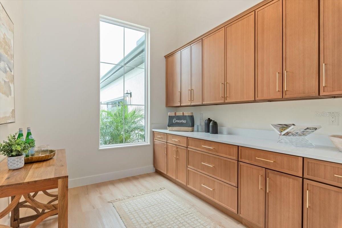 Butler's Pantry - 17 OLD OAK DR N, PALM COAST