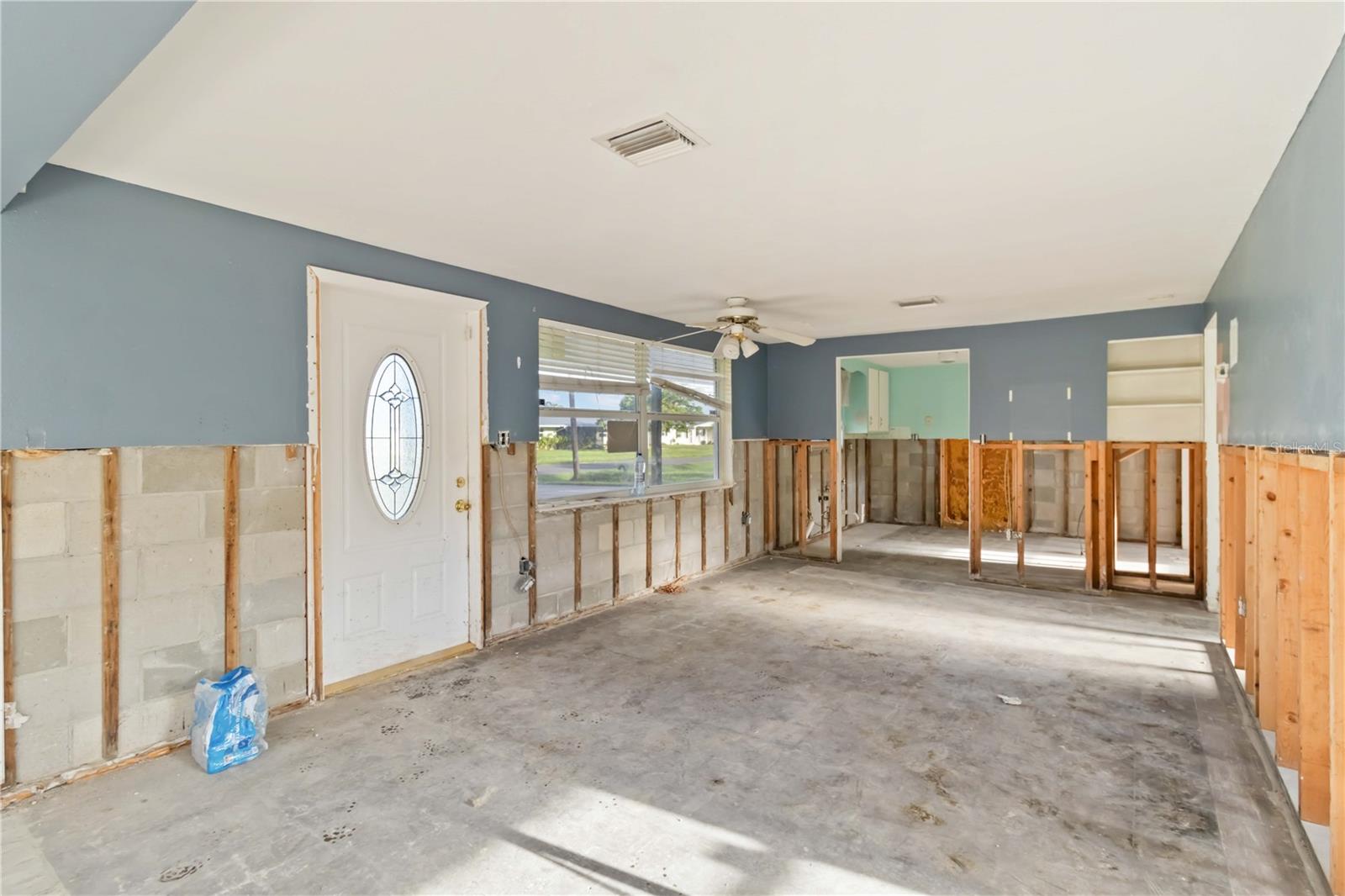 Single Family Residence at 1255 S MARYKNOLL RD, ENGLEWOOD, photo 2 of 50