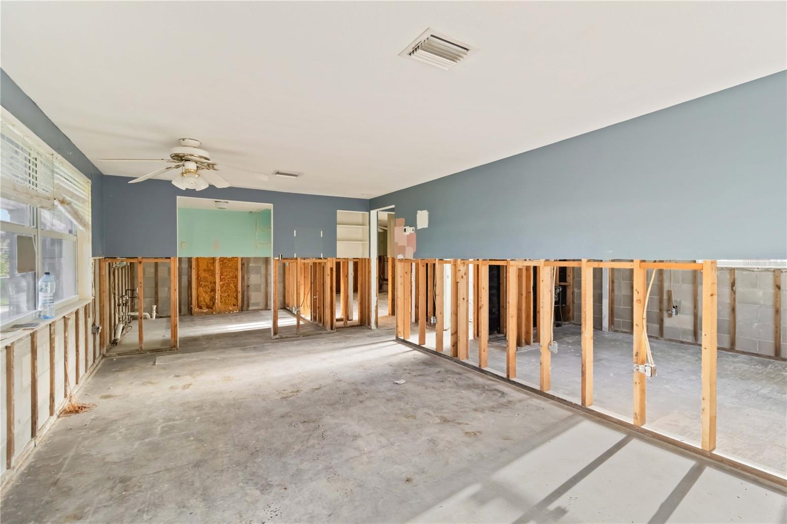 Single Family Residence at 1255 S MARYKNOLL RD, ENGLEWOOD, photo 5 of 50