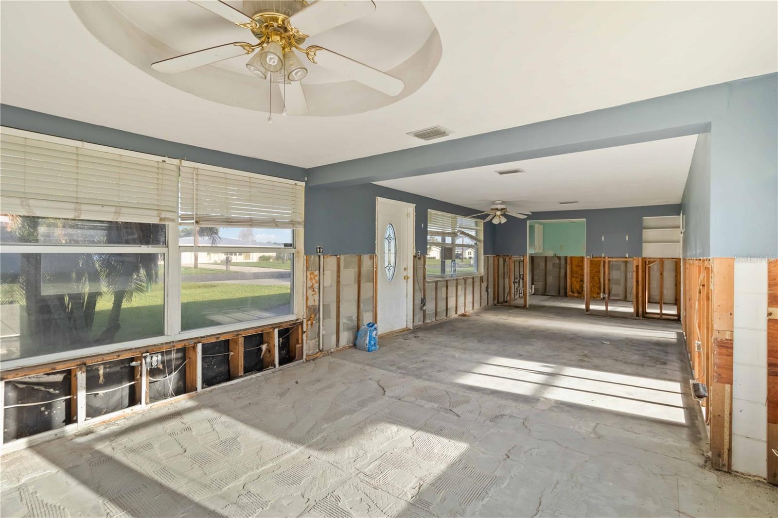 Single Family Residence at 1255 S MARYKNOLL RD, ENGLEWOOD, photo 7 of 50