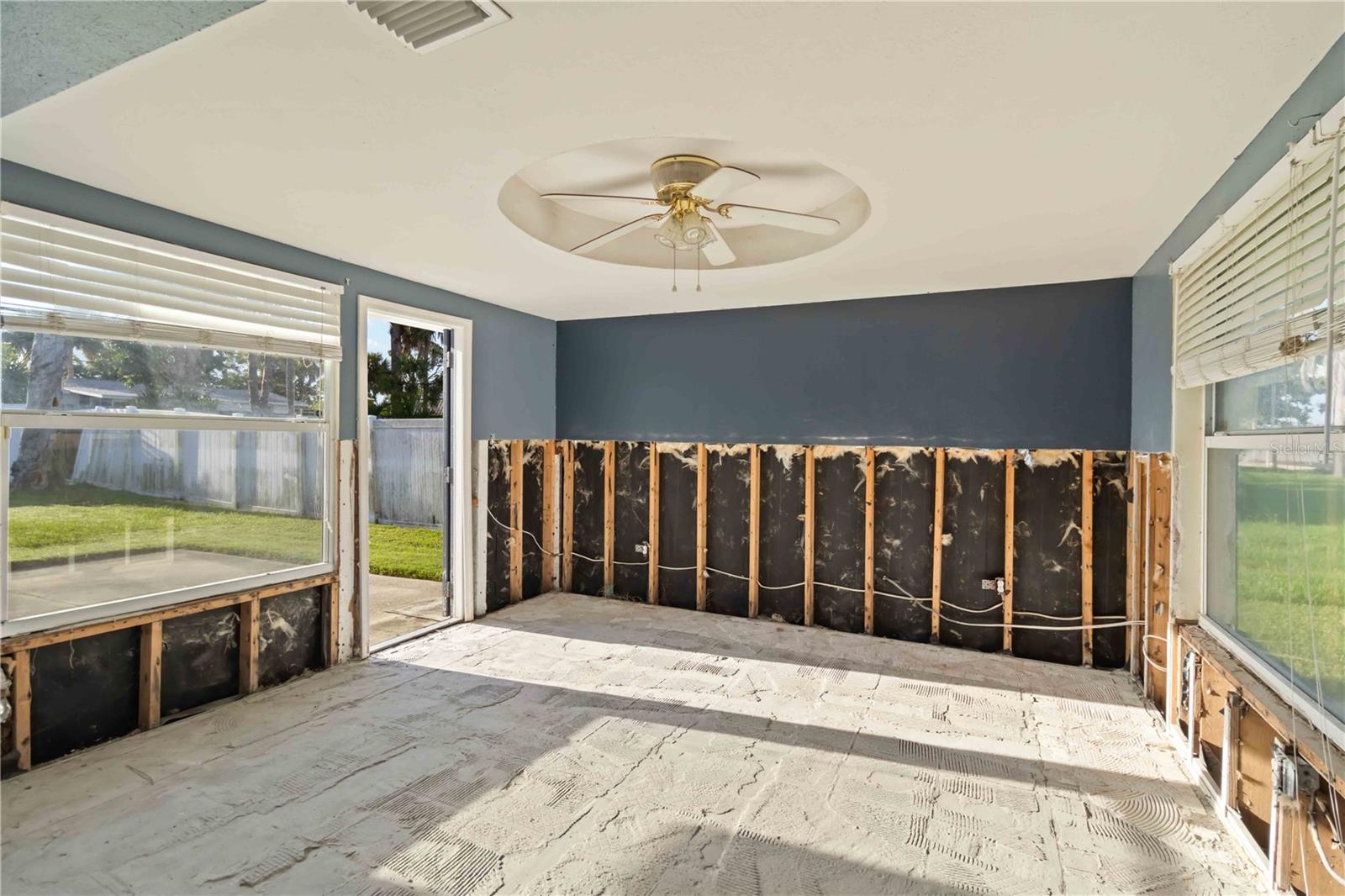 Single Family Residence at 1255 S MARYKNOLL RD, ENGLEWOOD, photo 8 of 50