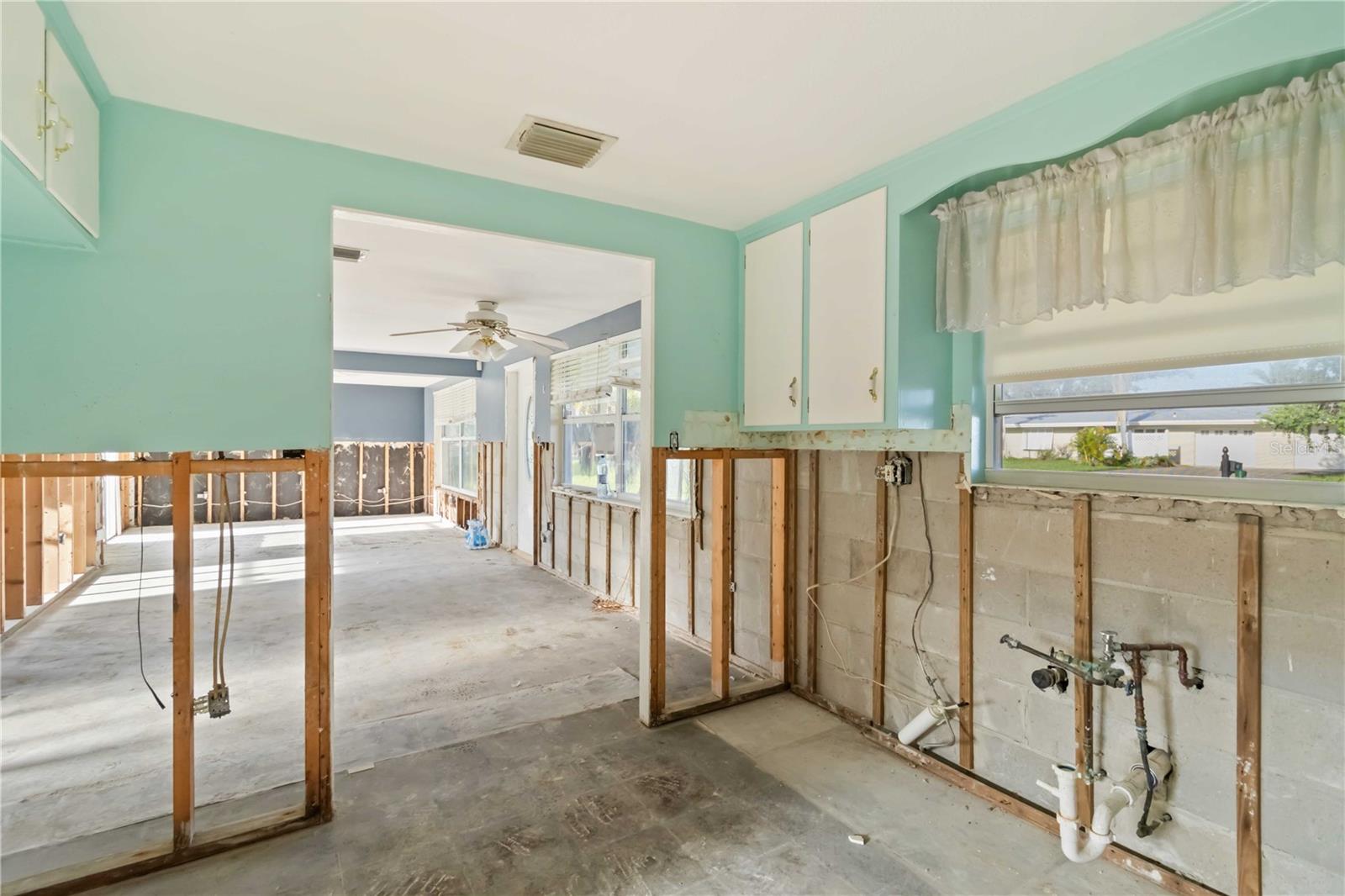 Single Family Residence at 1255 S MARYKNOLL RD, ENGLEWOOD, photo 10 of 50