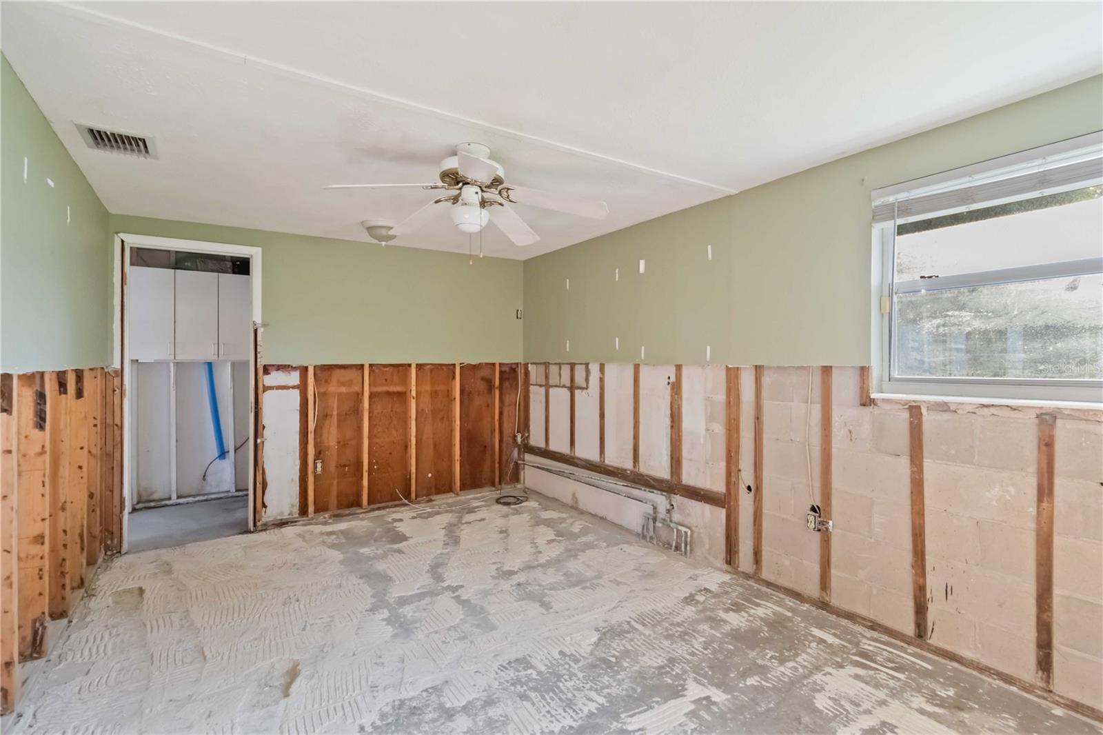 Single Family Residence at 1255 S MARYKNOLL RD, ENGLEWOOD, photo 13 of 50
