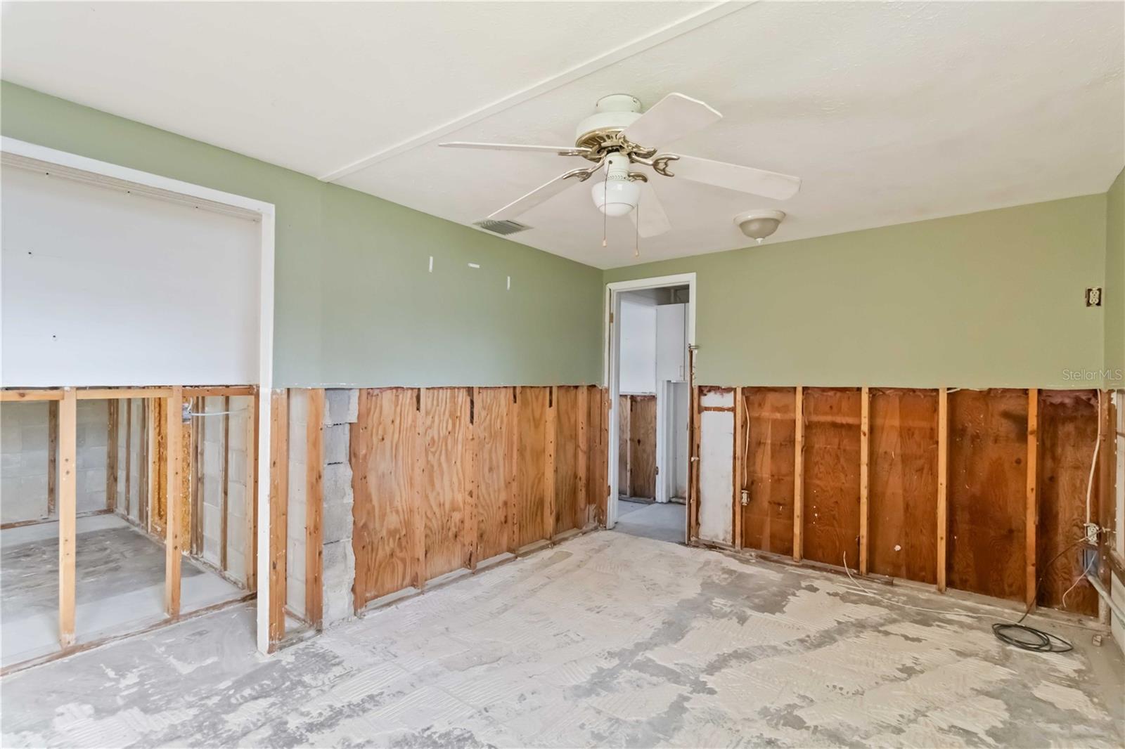 Single Family Residence at 1255 S MARYKNOLL RD, ENGLEWOOD, photo 14 of 50