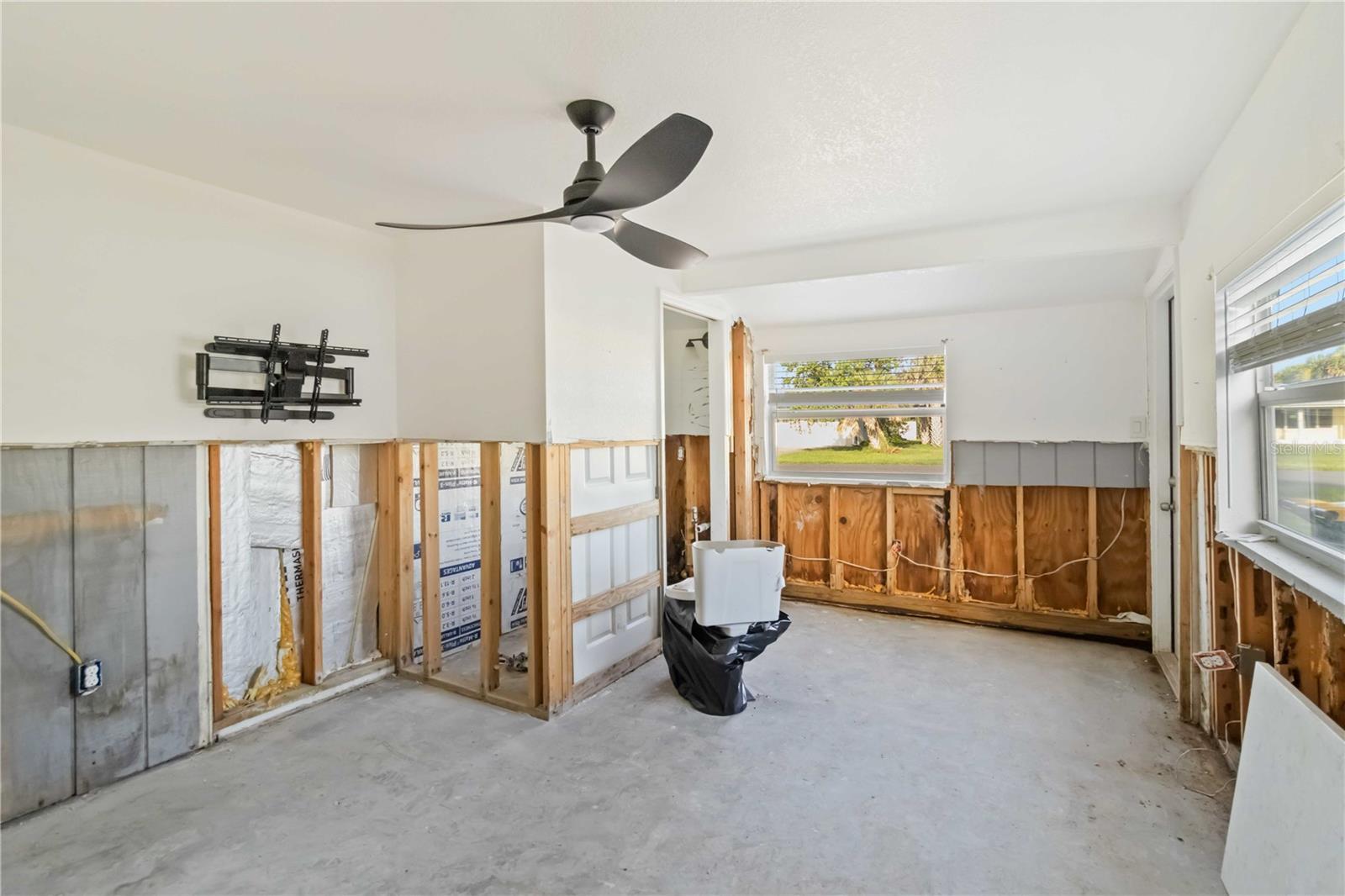 Single Family Residence at 1255 S MARYKNOLL RD, ENGLEWOOD, photo 23 of 50
