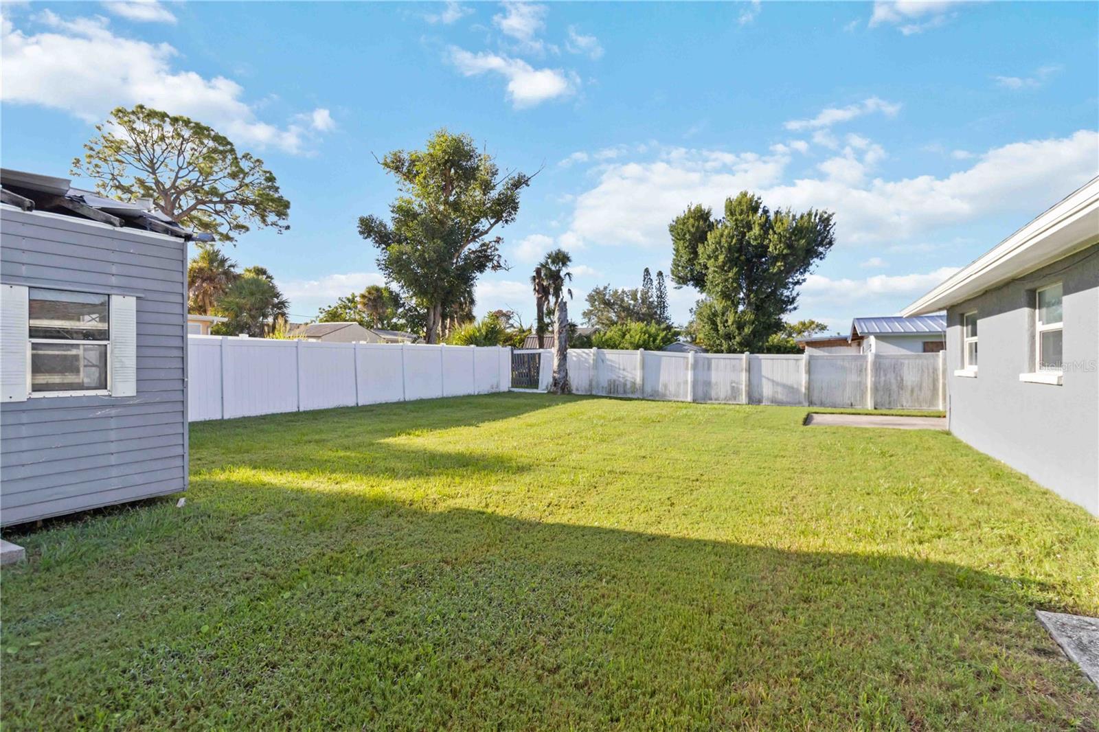 Single Family Residence at 1255 S MARYKNOLL RD, ENGLEWOOD, photo 33 of 50