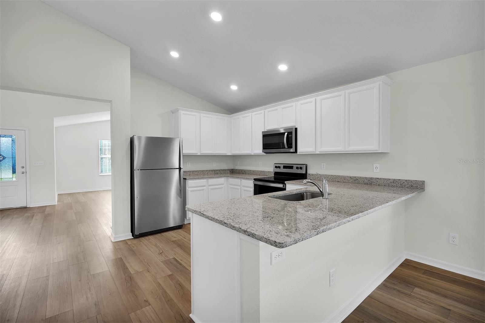 Single Family Residence at 418 MARION OAKS LN, OCALA, photo 8 of 20