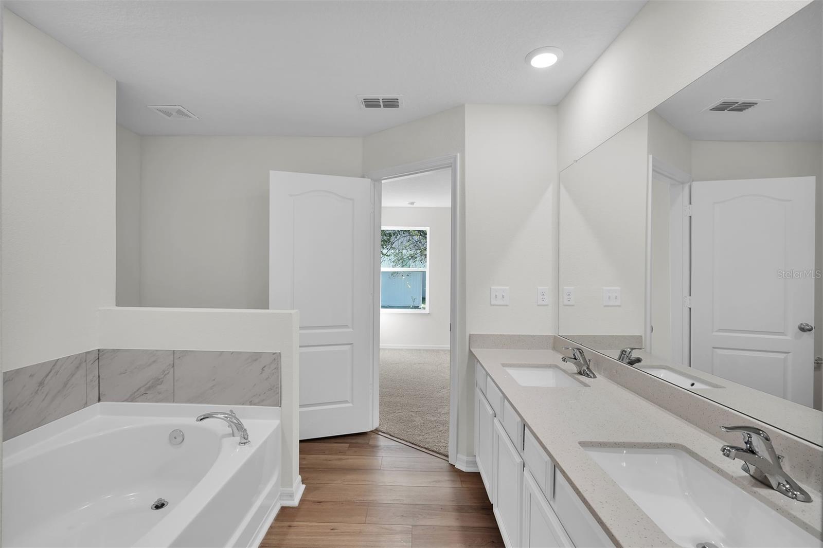Single Family Residence at 418 MARION OAKS LN, OCALA, photo 14 of 20