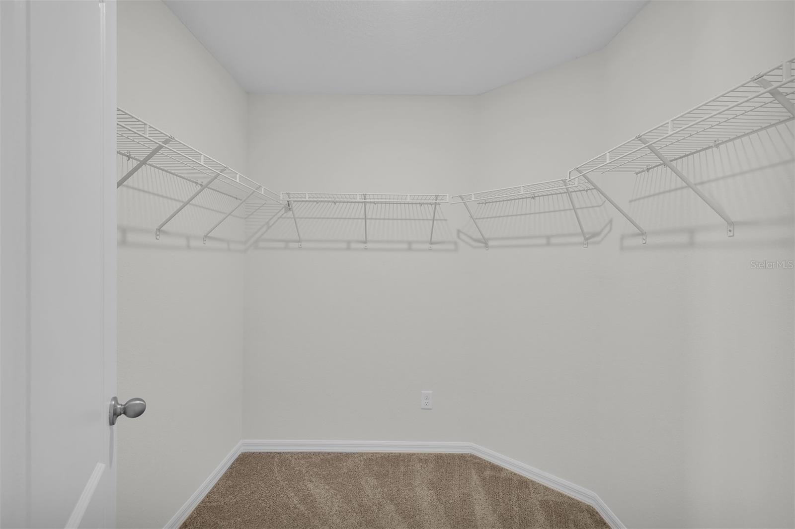 Single Family Residence at 418 MARION OAKS LN, OCALA, photo 16 of 20