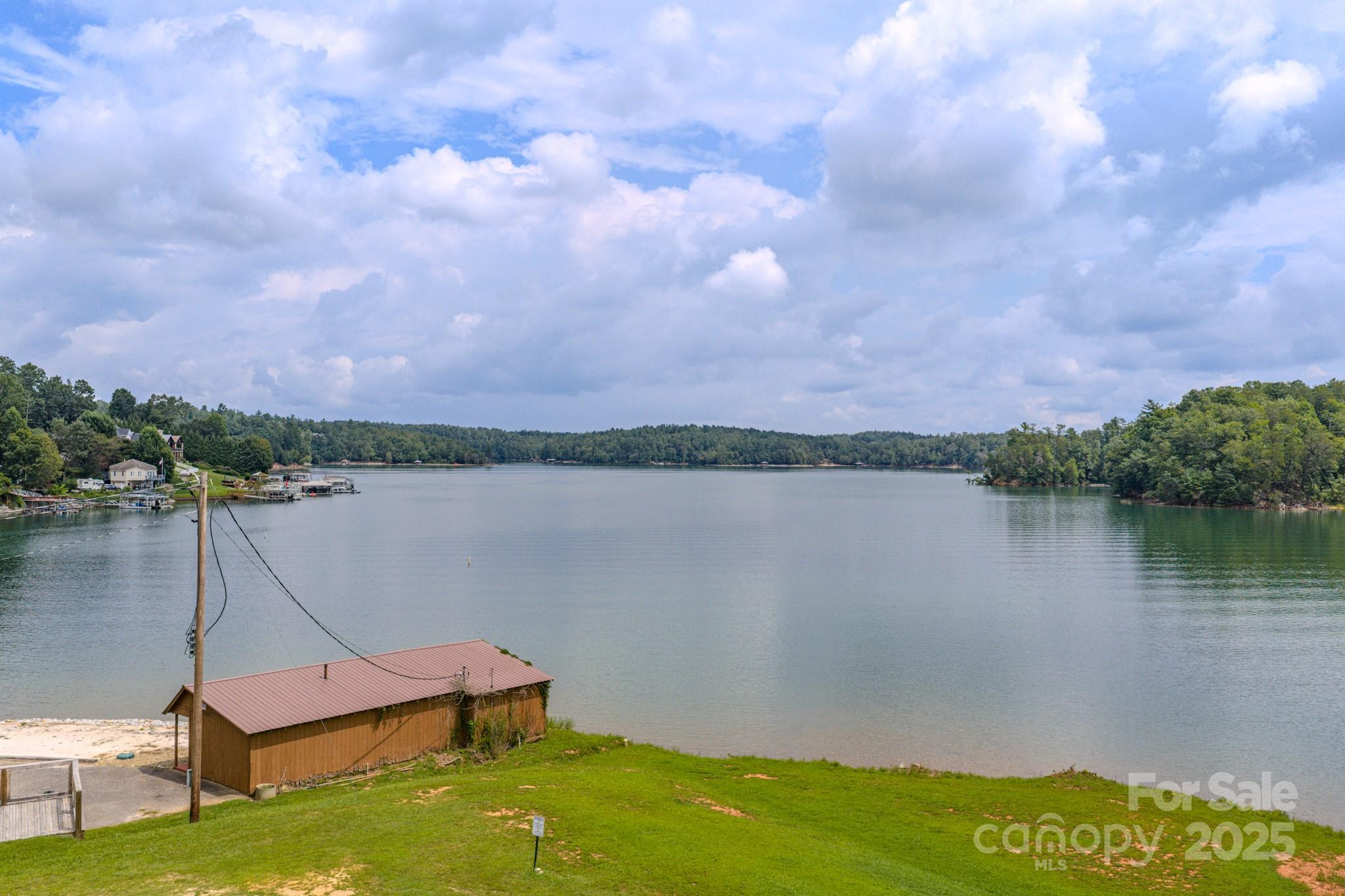 Single Family Residence at 101 Lake Club Lane, Nebo, photo 4 of 45