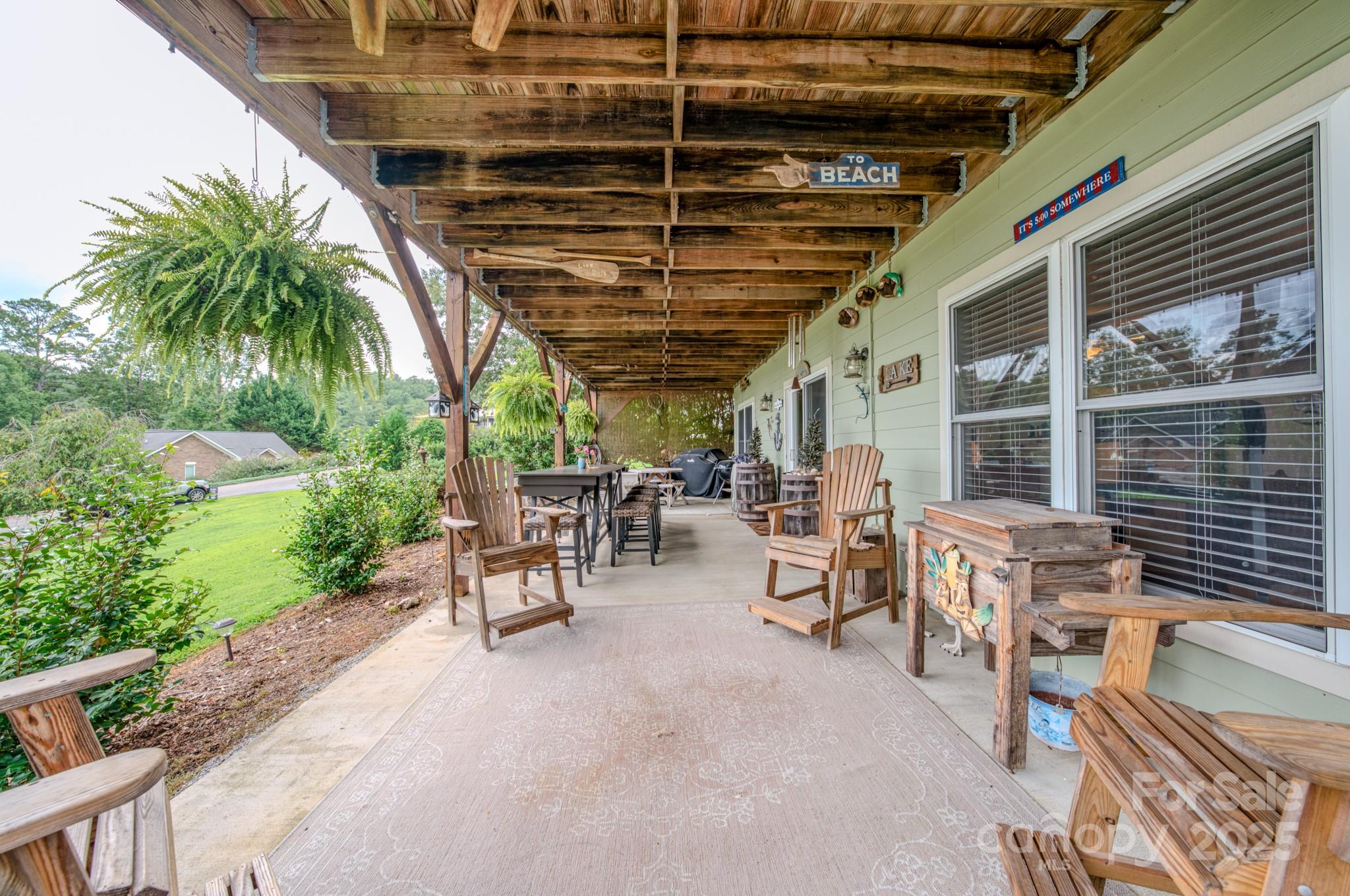 Single Family Residence at 101 Lake Club Lane, Nebo, photo 13 of 45