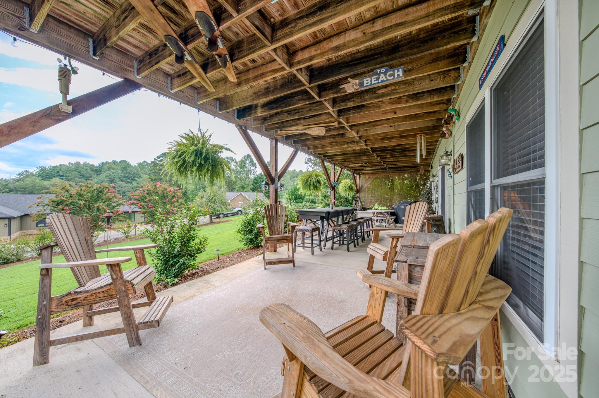 Single Family Residence at 101 Lake Club Lane, Nebo, photo 14 of 45