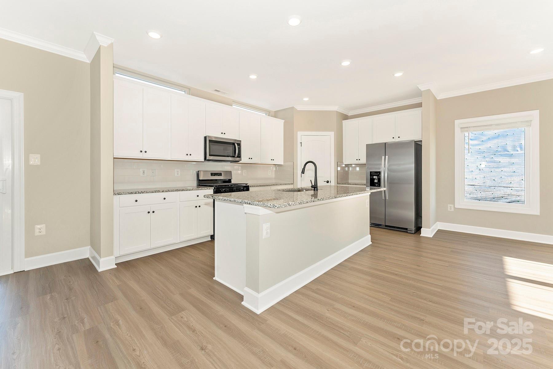 Single Family Residence at 3453 Robindale Drive, Winston Salem, photo 5 of 23