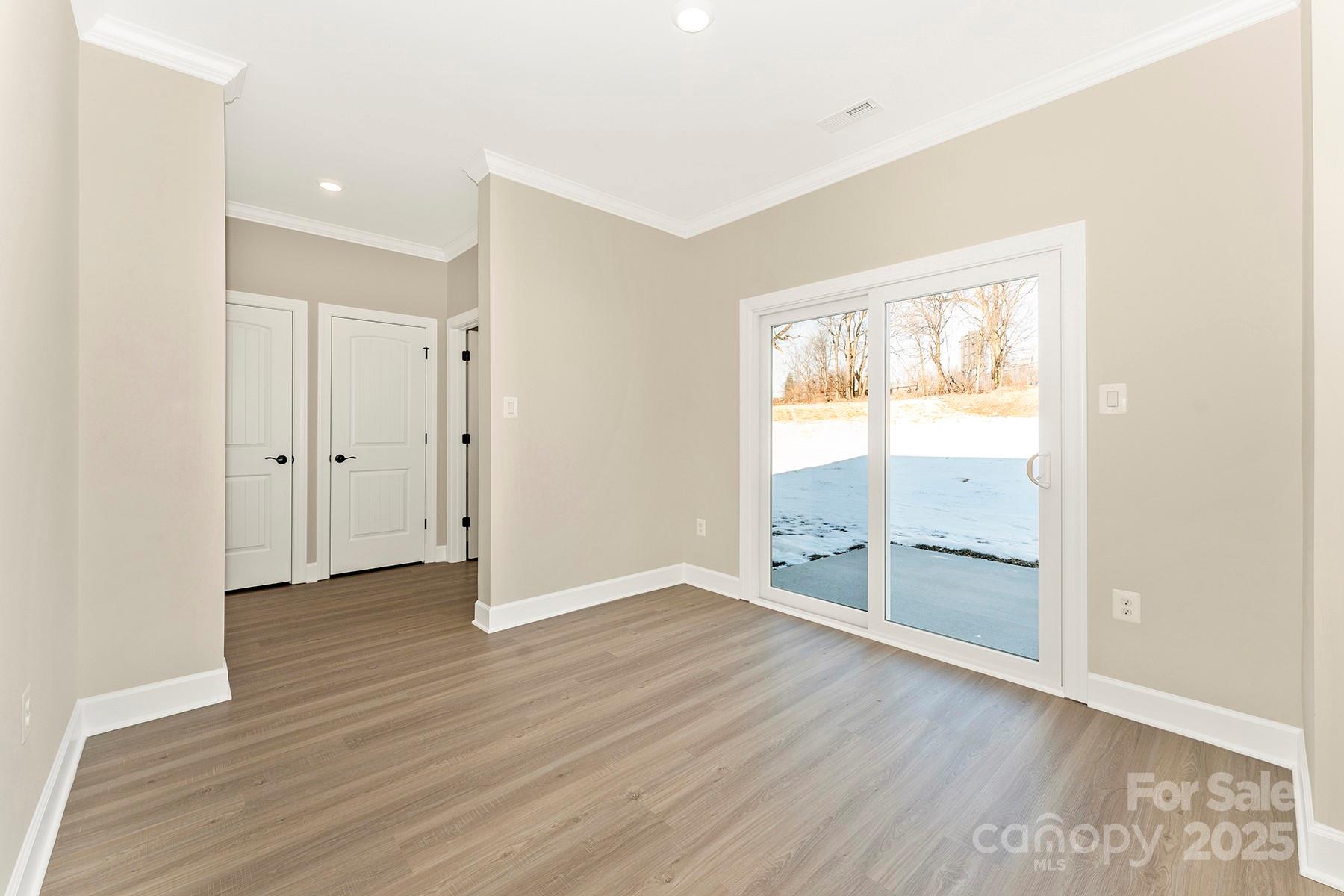 Single Family Residence at 3453 Robindale Drive, Winston Salem, photo 9 of 23