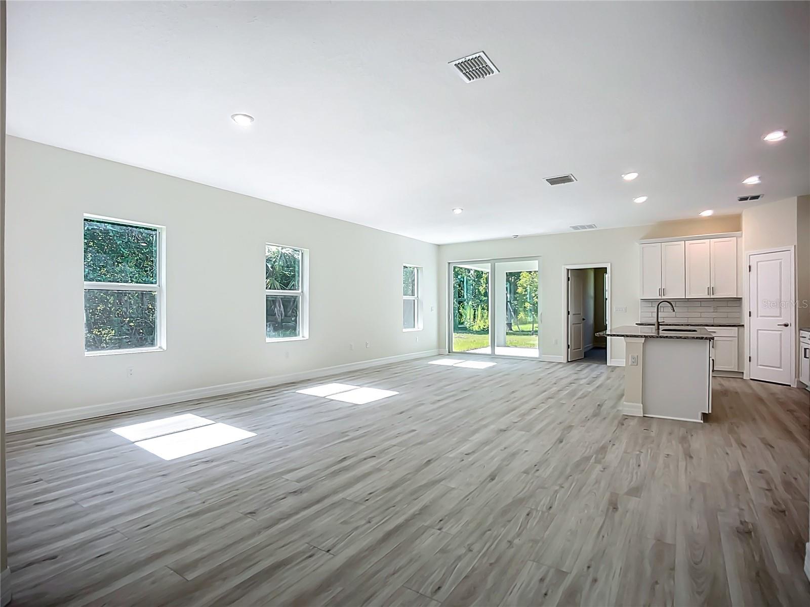 Single Family Residence at 1529 GERANIUM AVE, NORTH PORT, photo 3 of 23