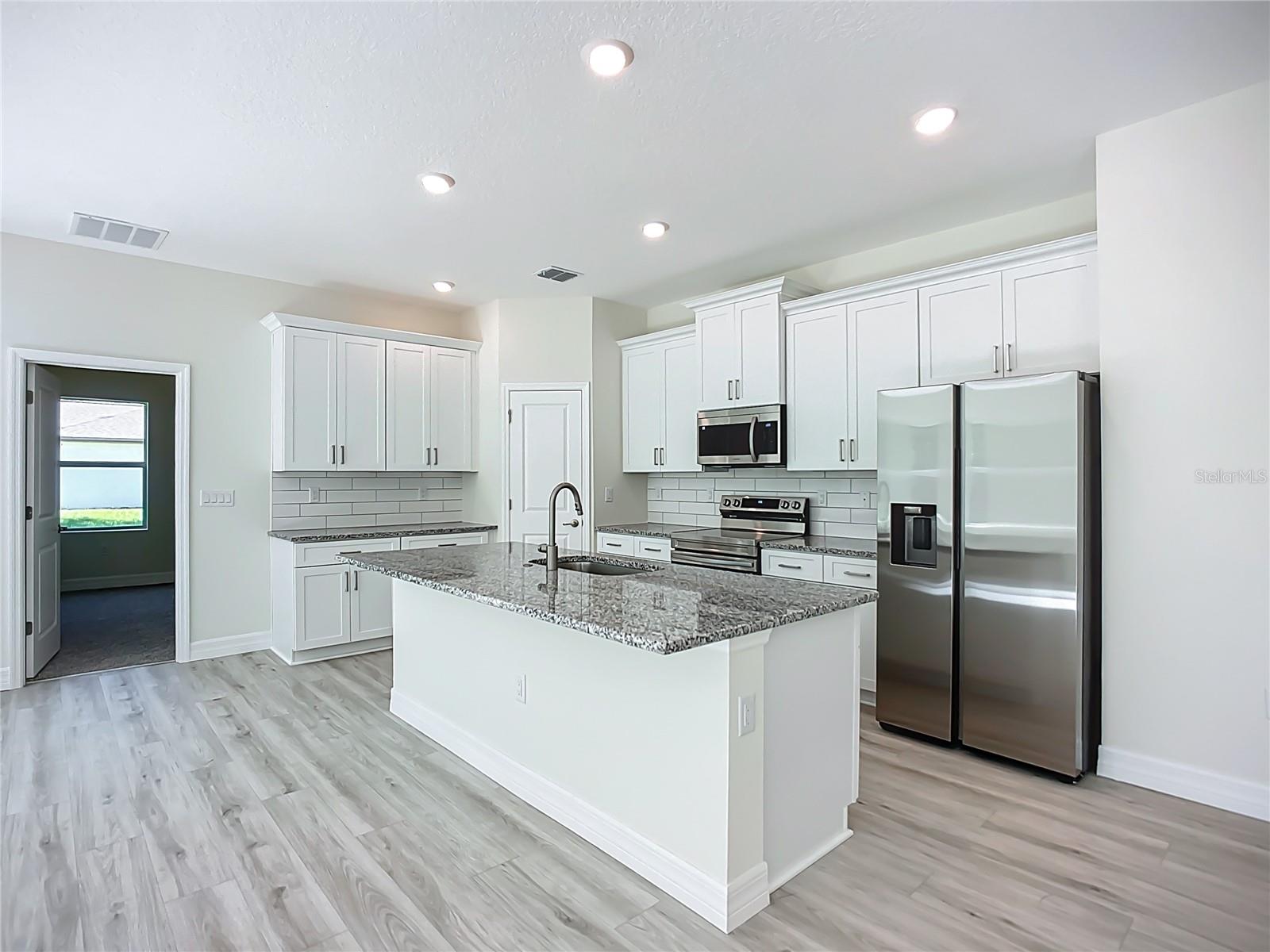 Single Family Residence at 1529 GERANIUM AVE, NORTH PORT, photo 4 of 23