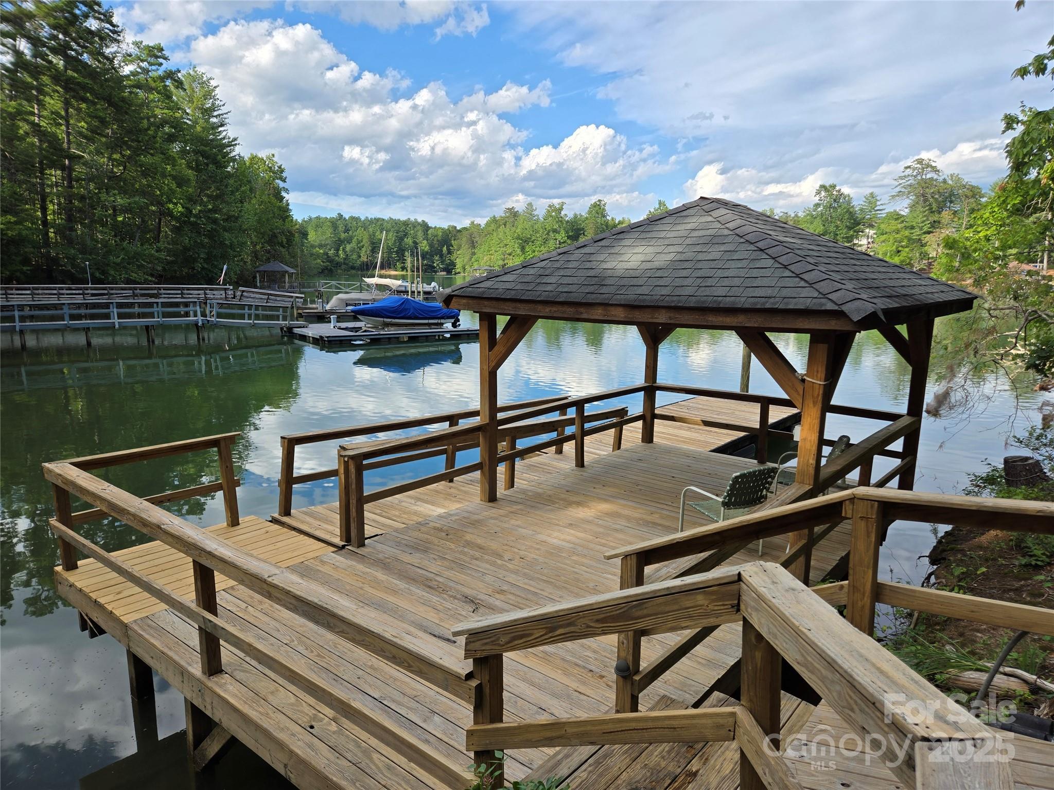 Private gazebo & dock in Sherman's Cove - 1441 Southpointe Drive, Morganton