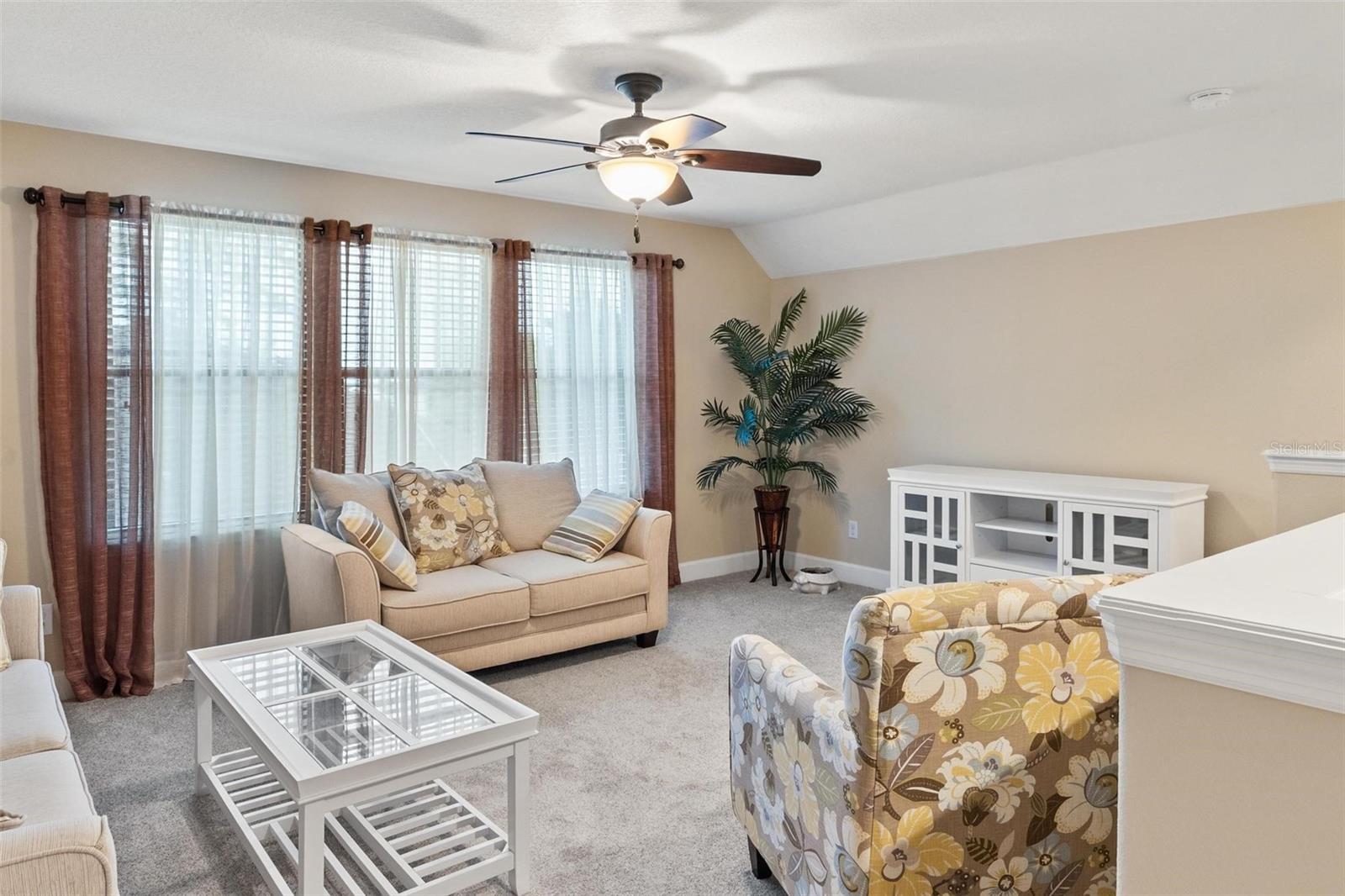 Bonus Room / Living Room - 507 CADIZ DR, DAVENPORT