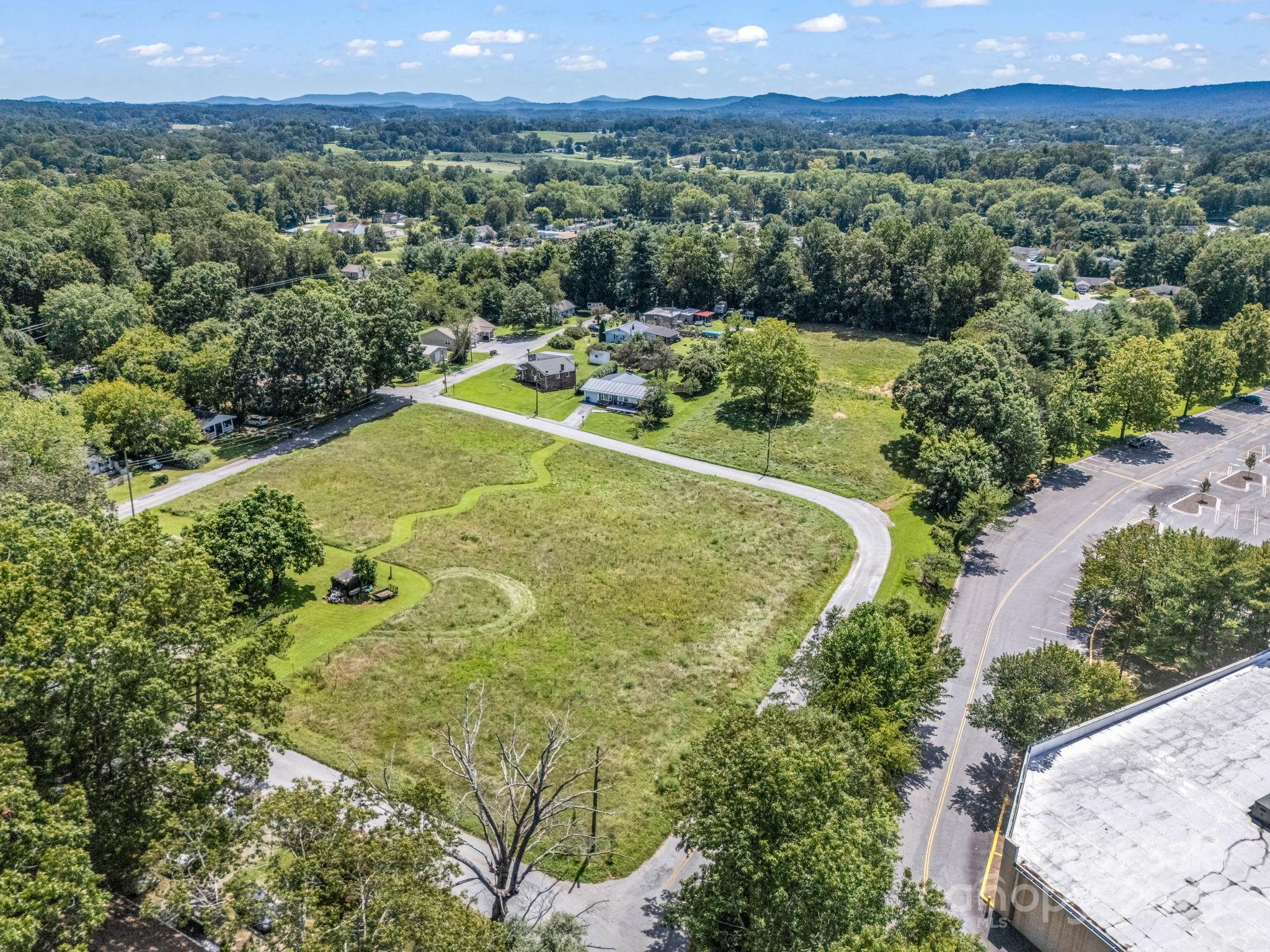 None at 410 Freeman Street, Hendersonville, photo 5 of 28