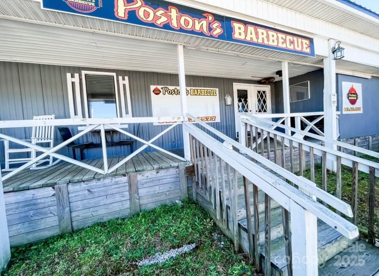 1225 W Blvd Highway