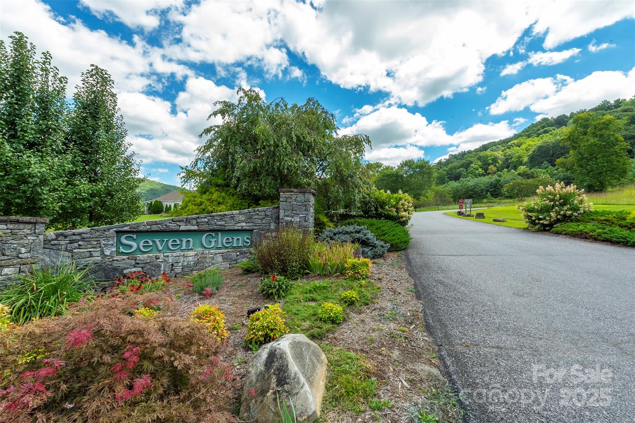 Lot at 72 Applewood Lane, Weaverville, photo 2 of 27