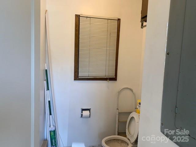 Showroom/Office at 421 S KING Street, Hendersonville, photo 7 of 13