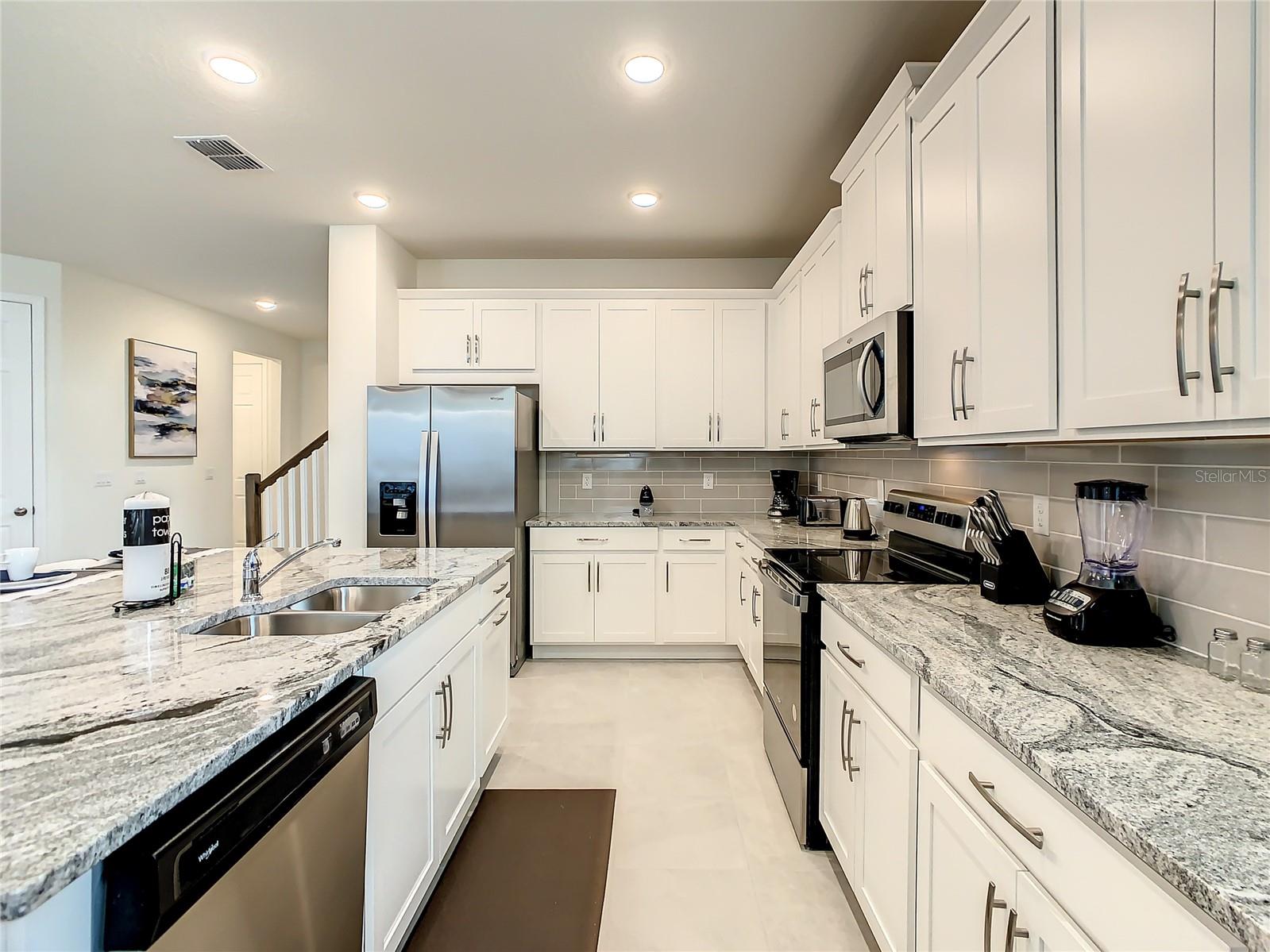 Single Family Residence at 8919 TROPICAL HAVEN CT, KISSIMMEE, photo 17 of 92