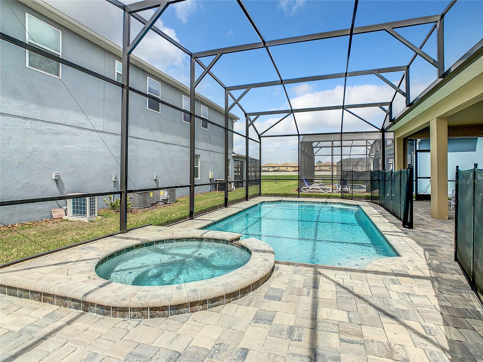 Single Family Residence at 8919 TROPICAL HAVEN CT, KISSIMMEE, photo 32 of 92
