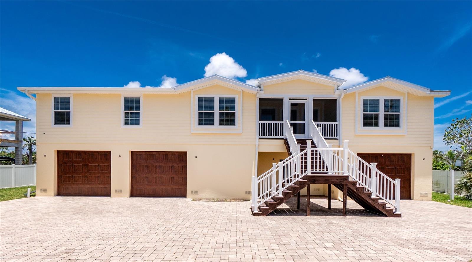 Single Family Residence at 9150 PINE COVE DR, ENGLEWOOD, photo 11 of 48