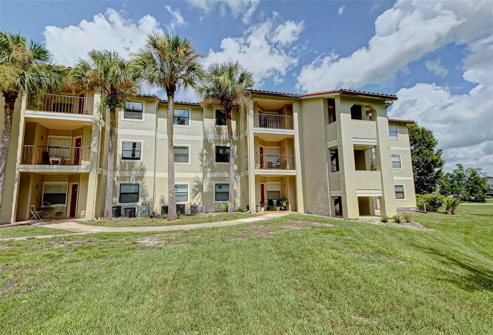 3038 PARKWAY BLVD #305