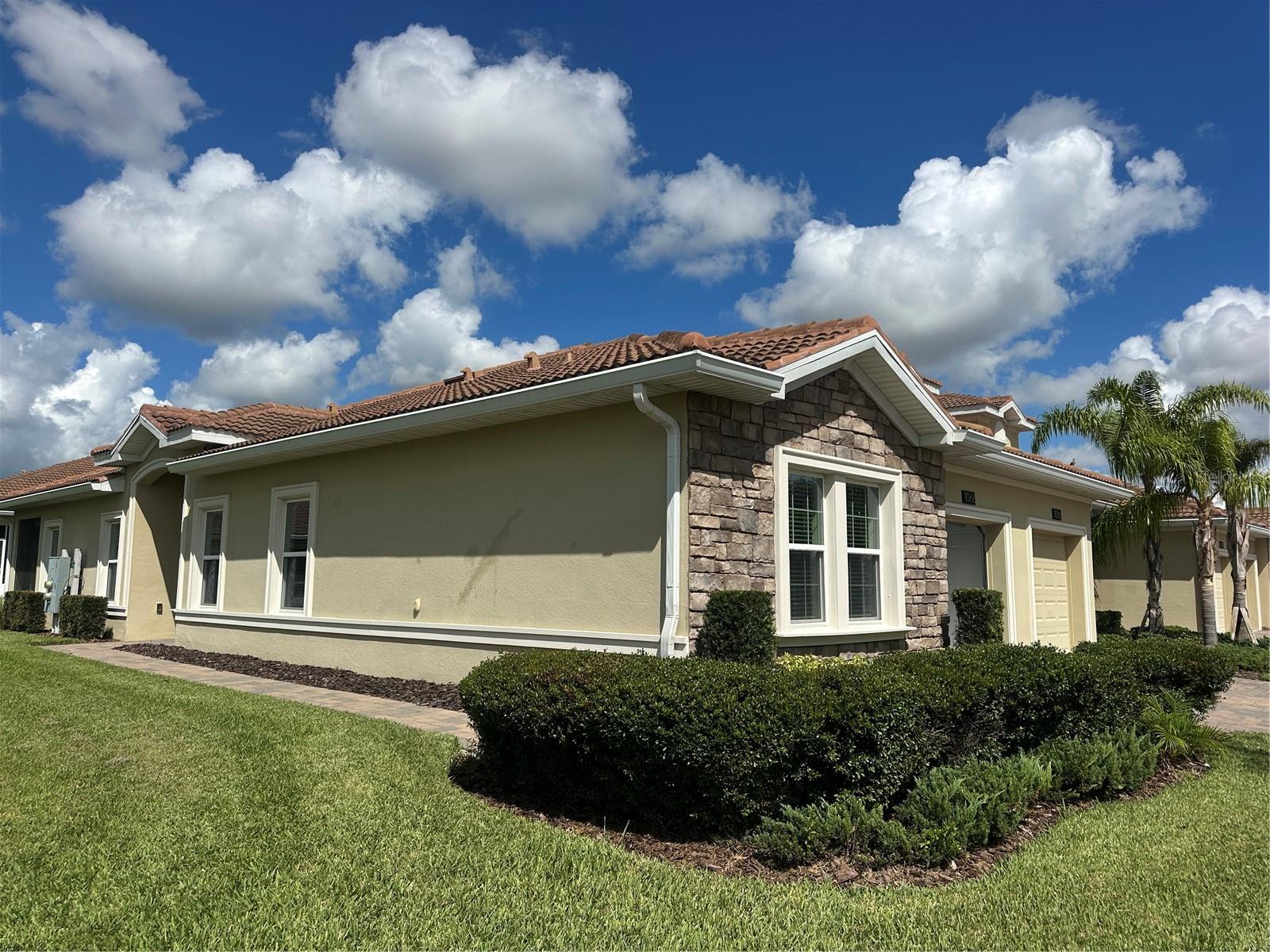 1068 QUAKER RIDGE LN