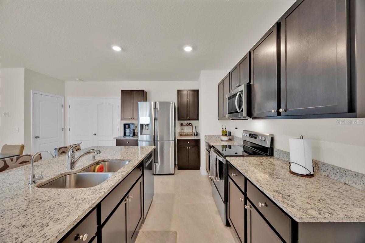 Kitchen - 2497 RIBBON FALL AVE, DAVENPORT