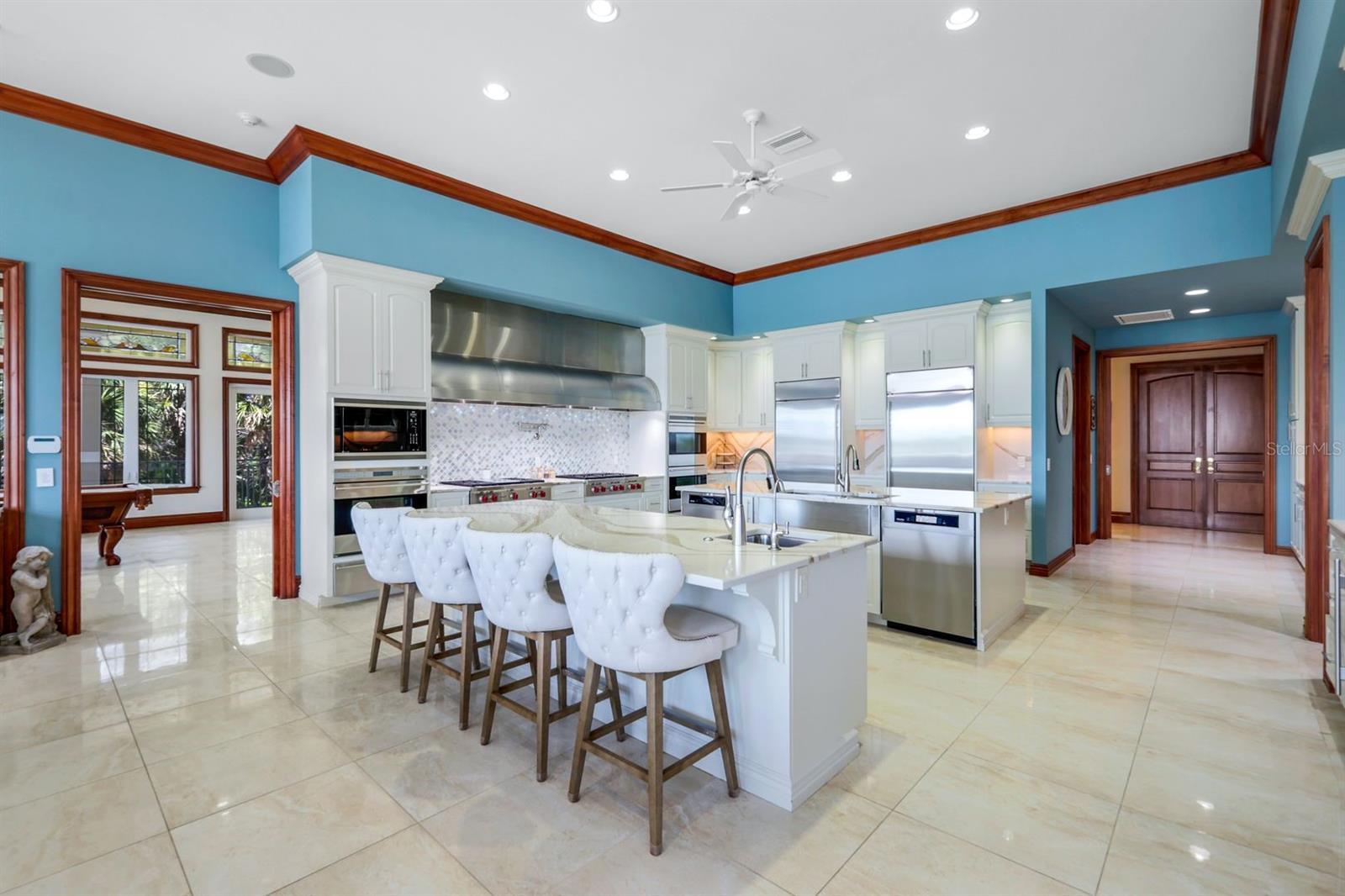 Kitchen island - 7159 MANASOTA KEY RD, ENGLEWOOD
