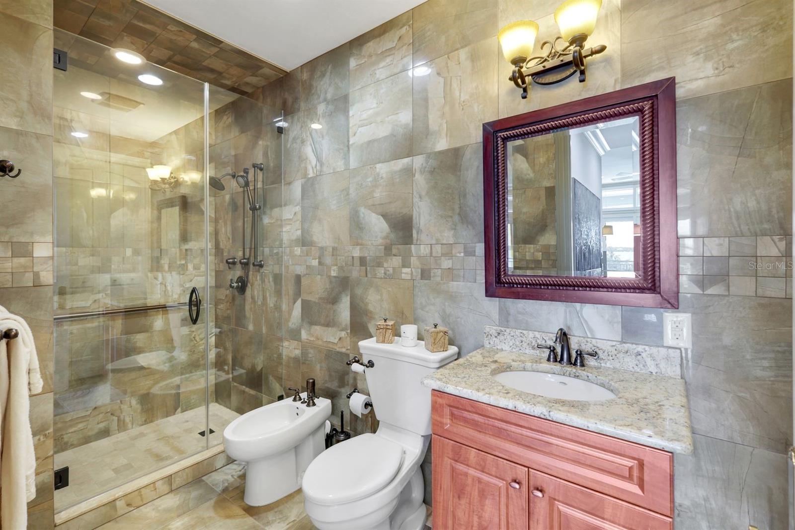 Guest bathroom ensuite - 7159 MANASOTA KEY RD, ENGLEWOOD