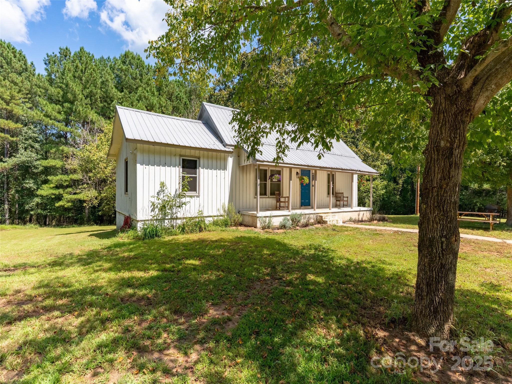 Single Family Residence at 1343 Solen Williams Road, Tryon, photo 2 of 17