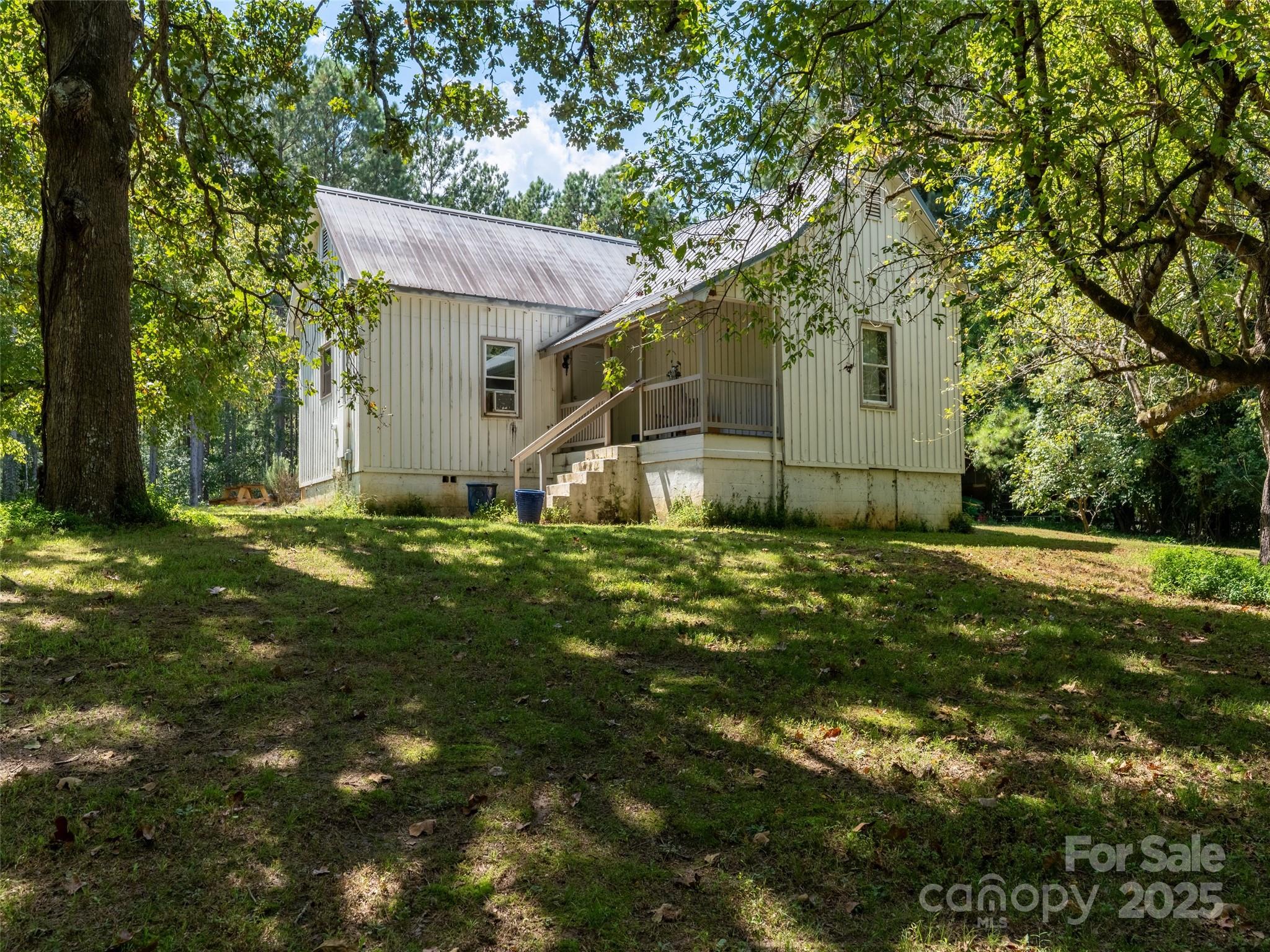 Single Family Residence at 1343 Solen Williams Road, Tryon, photo 3 of 17