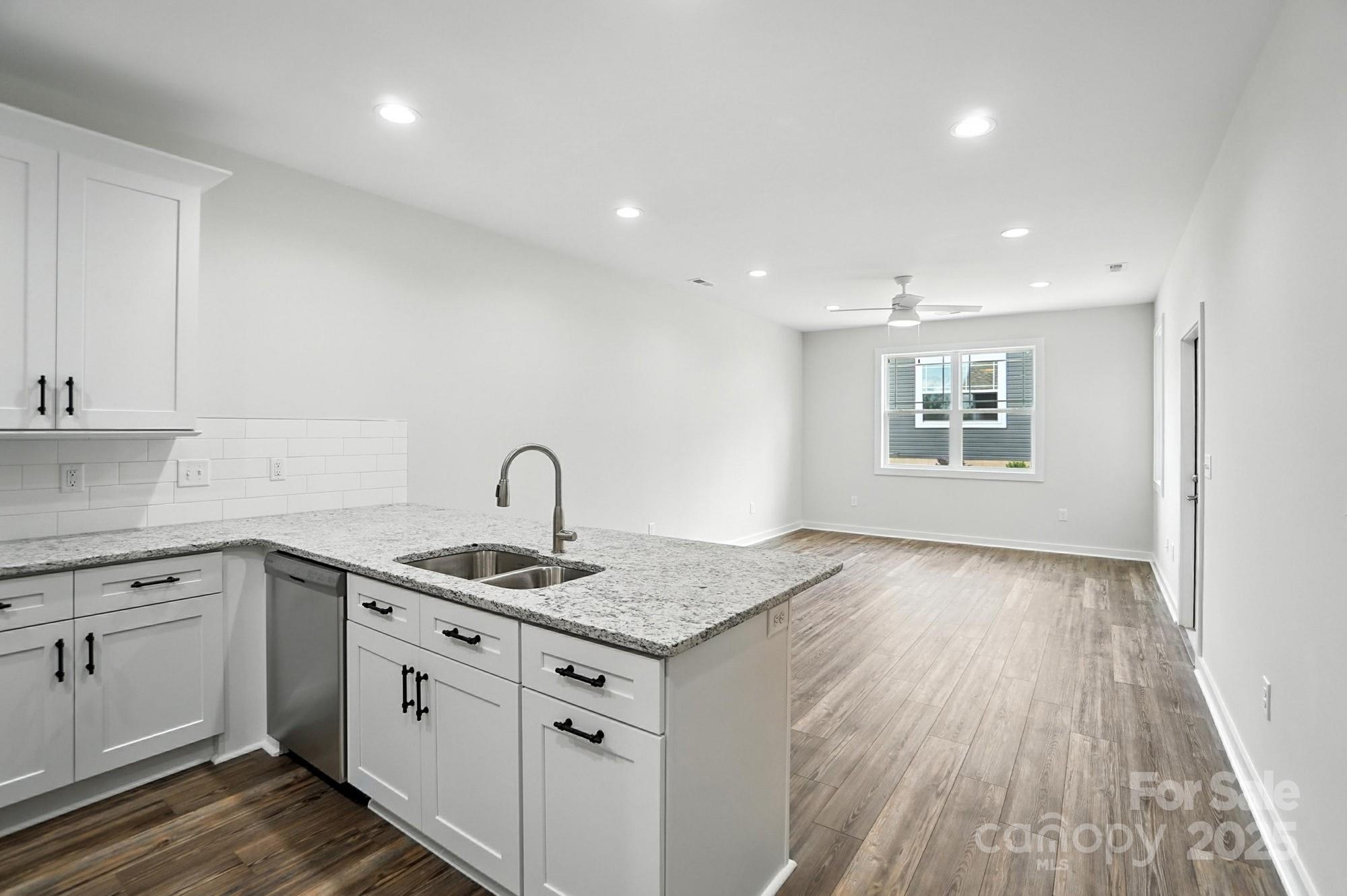 Townhouse at 1530 29th Street SE, Hickory, photo 8 of 37