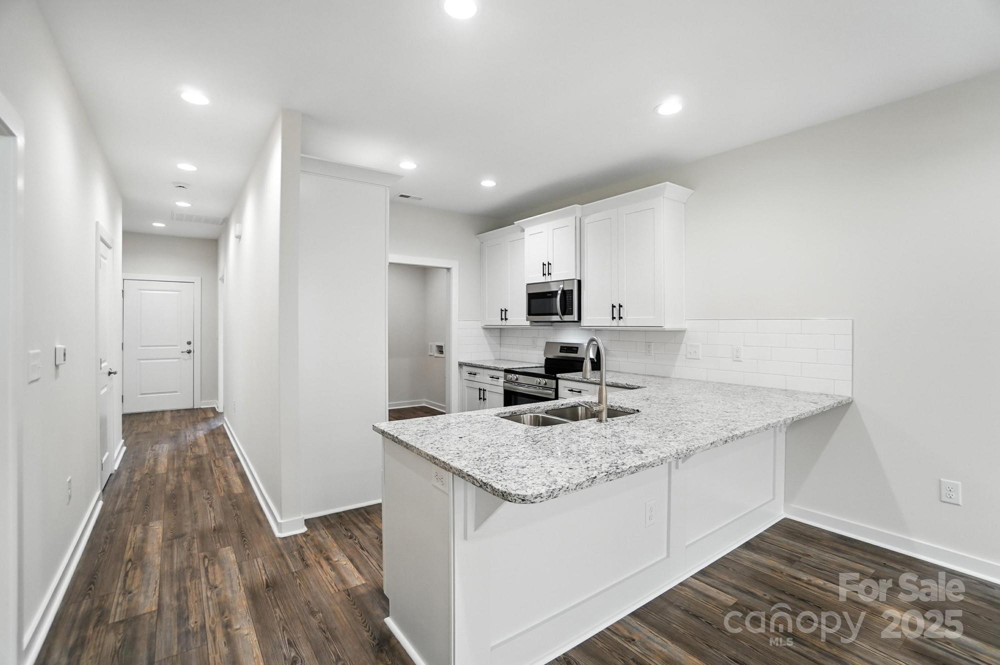 Townhouse at 1530 29th Street SE, Hickory, photo 9 of 37