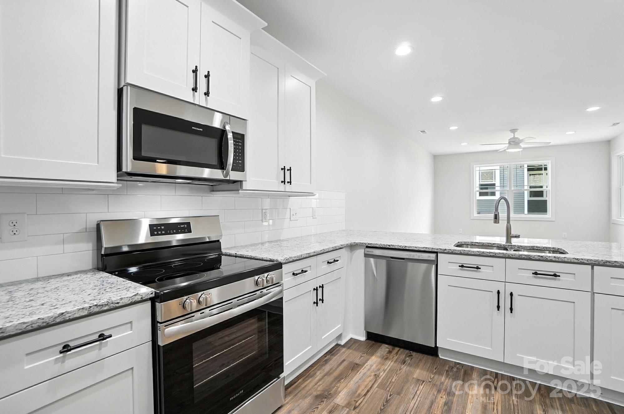 Townhouse at 1530 29th Street SE, Hickory, photo 12 of 37